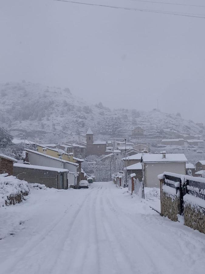 Fuentes de Rubielos La Vieja Escuelaヴィラ エクステリア 写真