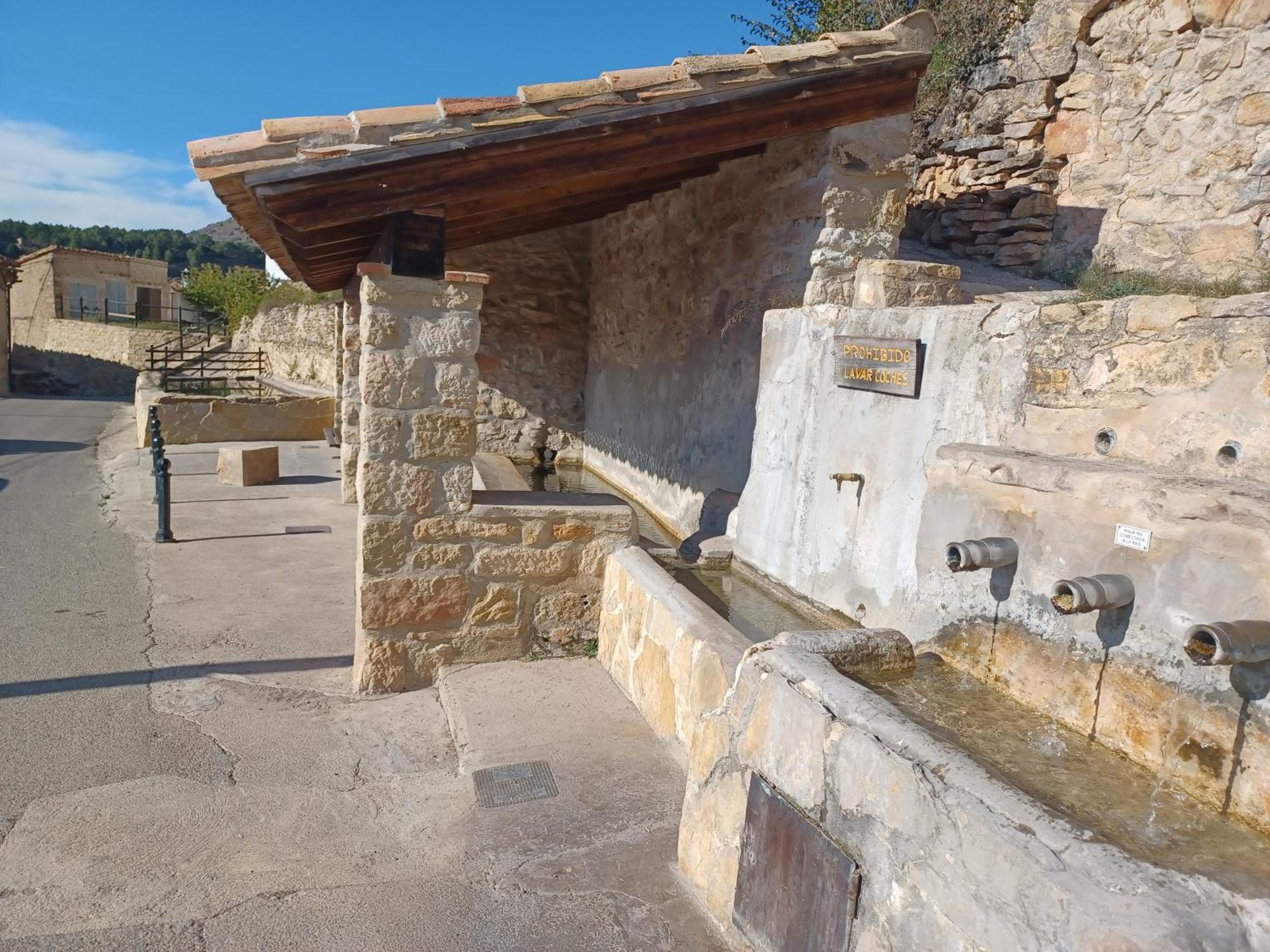 Fuentes de Rubielos La Vieja Escuelaヴィラ エクステリア 写真